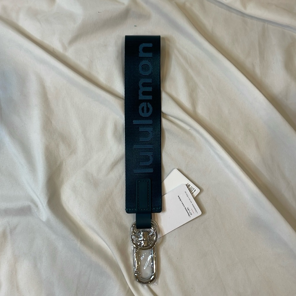 NWT Lululemon Never Lost Keychain